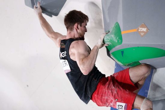 Jan Hojer in der Boulder-Qualifikation bei Olympia 2020 in Tokio.